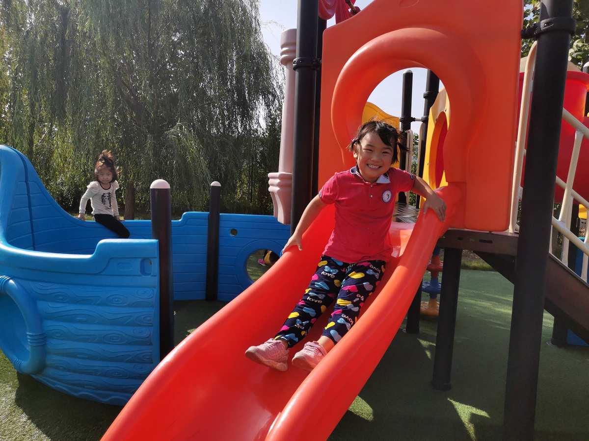 滑滑梯视频_滑滑梯视屏_滑滑梯视频连续播放
