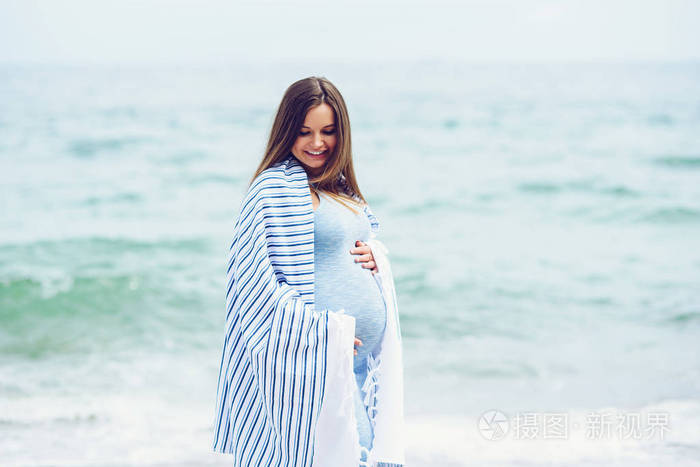 上海孕妇_上海孕妇产假规定2023年_上海孕妇乘出租车遇害