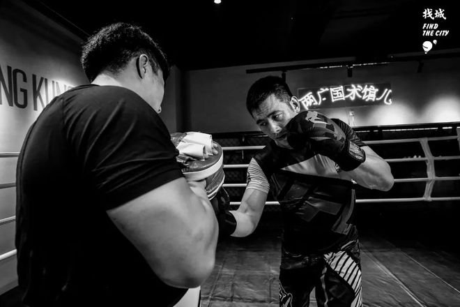 拳师号两栖攻击舰_拳师七号歌单_拳师7号零食店网址