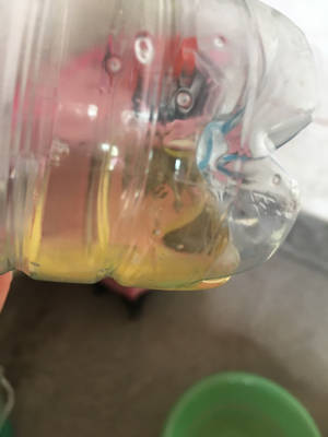 九个月宝宝小便有点黄_宝宝尿裤子变黄小便有问题吗_尿后提裤子滴尿正常吗