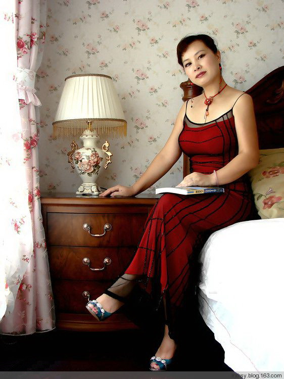 铠甲勇士游戏大本营4_快乐大本营三八妇女节游戏_阿斯顿飞法国红酒节快乐