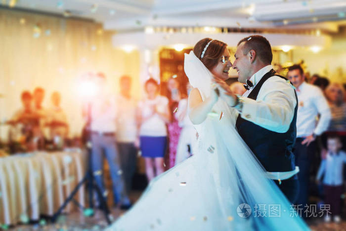 婚礼恶搞舞蹈_婚礼恶搞节目_恶搞婚礼舞蹈视频大全