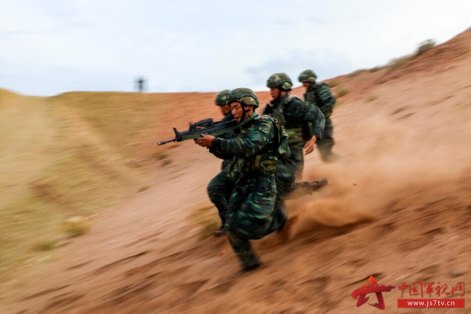 沙漠枪战游戏大全_沙漠狙击手无敌版_沙漠枪战无敌版
