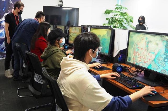 做网络游戏赚钱吗_做百度推广赚钱_利用qq群赚钱做淘宝客