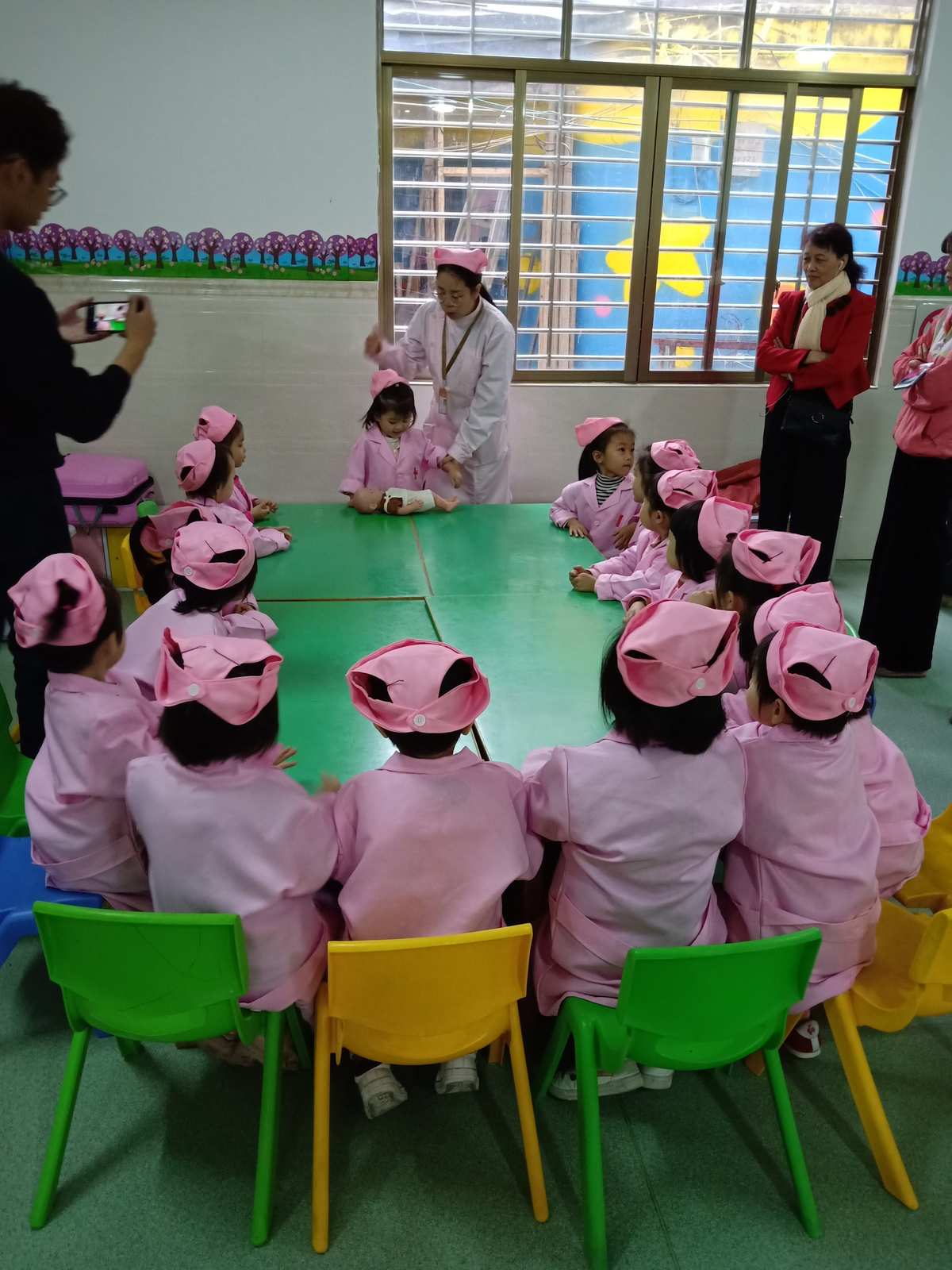 中班角色指导游戏观察记录_中班角色游戏的指导_中班角色指导游戏教案