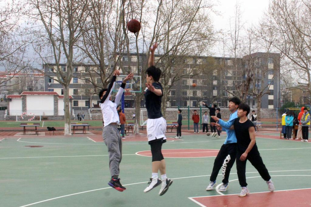 大学体育课的游戏_好玩的大学体育课游戏_大学体育课游戏
