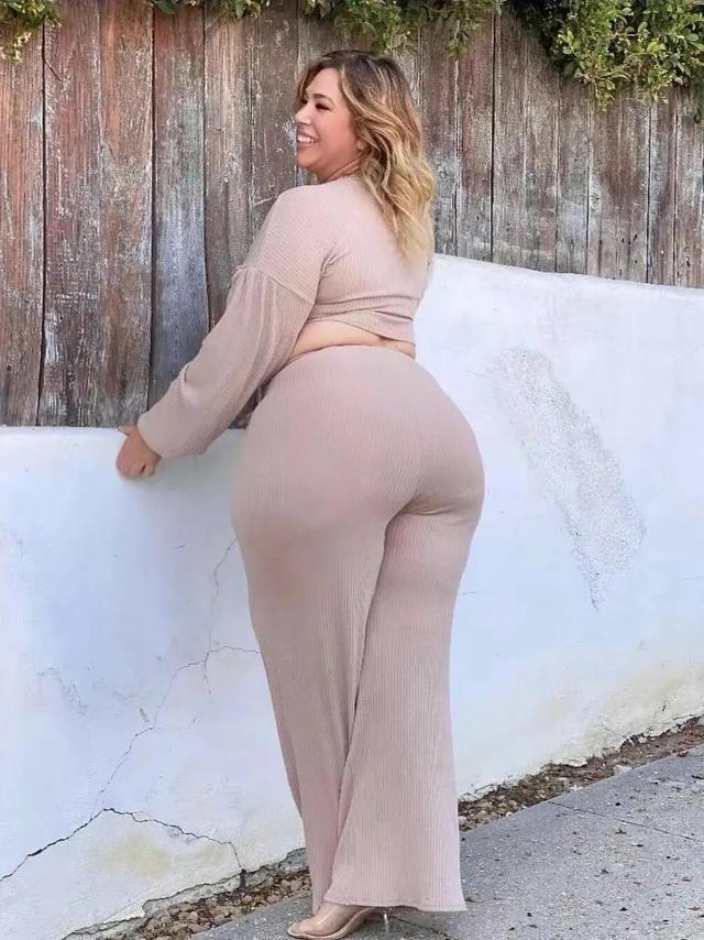 亚洲肥胞鱼12p_日本肥乳女人体艺术_亚洲肥女
