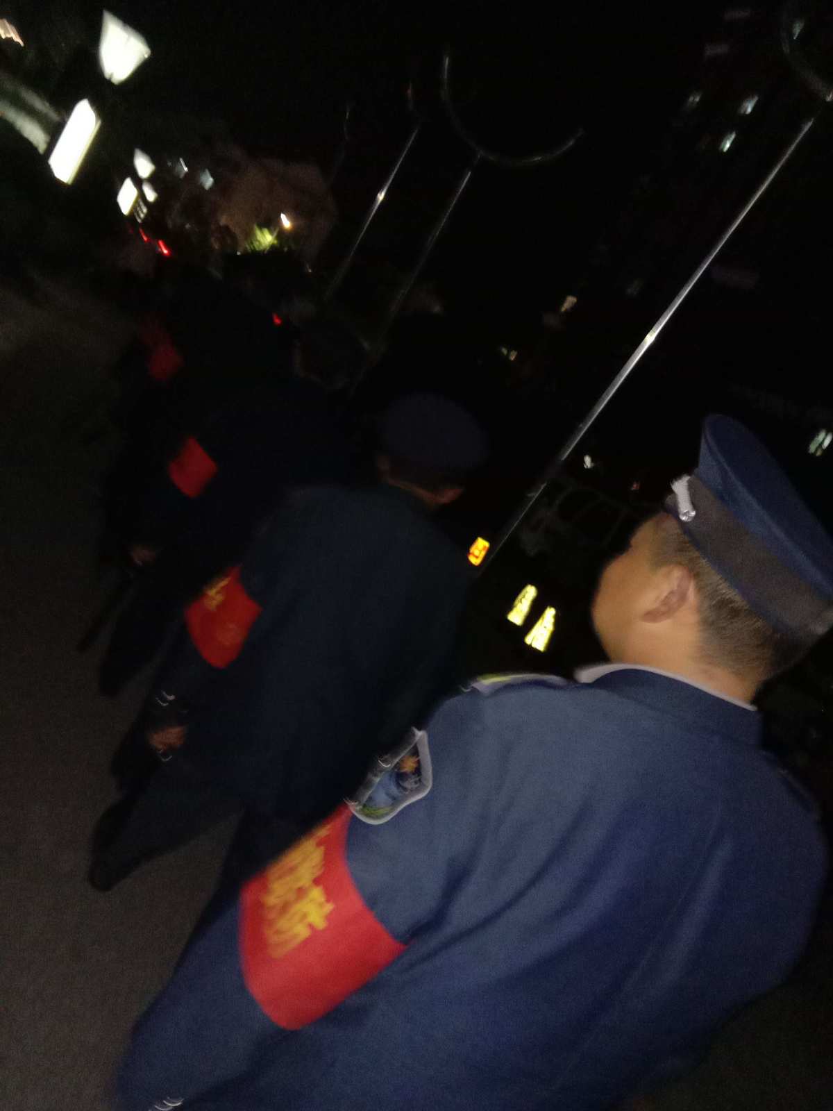 黑色走廊_走廊黑色半球形摄像头拍什么_走廊黑色踢脚线效果图