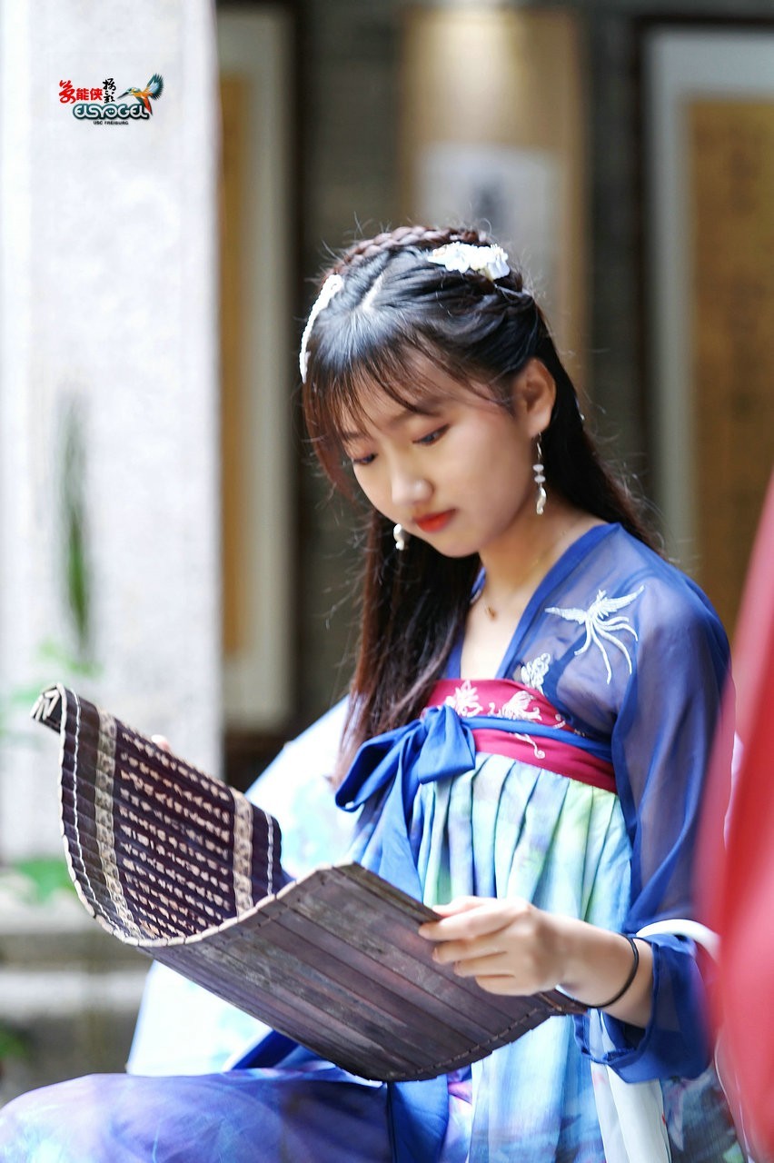 校花汉服_校园汉服照片_校园汉服女神pk