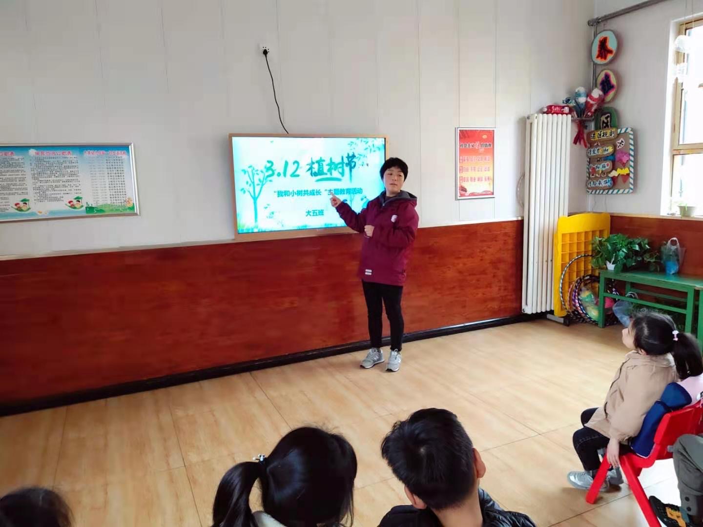 北朝鲜高级売春女bt_春之女_卡通卫衣女春