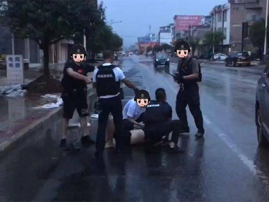 手机警车游戏_手机游戏的视频警车_手机骑警游戏