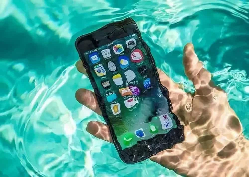 手机玩游戏发烫怎么解决_手机玩游戏手机有水_手机玩游戏盒app
