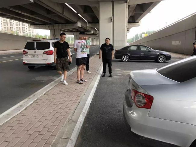 手机上最好的gta_gta玩法的手机游戏_手机上的最强gta游戏
