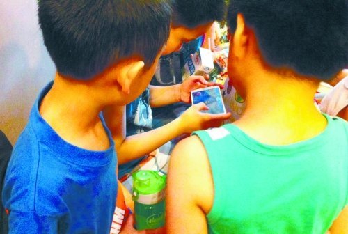 手机玩青少年游戏卡_青少年卡玩手机游戏有用吗_青少年玩游戏有错吗