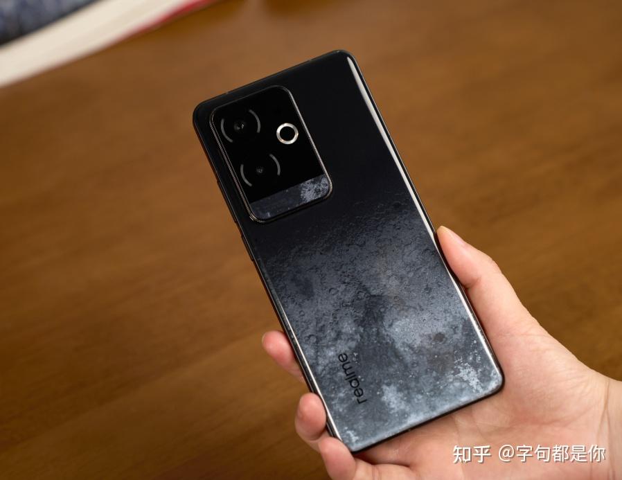 真我v11手机打游戏卡吗-真我 V11 手机打游戏卡顿问题频发，用户体验不佳引吐槽