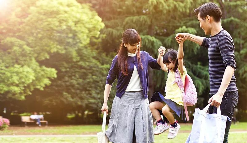 中学生玩手机游戏怎么教育_中学生玩教育手机游戏的危害_中学生玩教育手机游戏有哪些