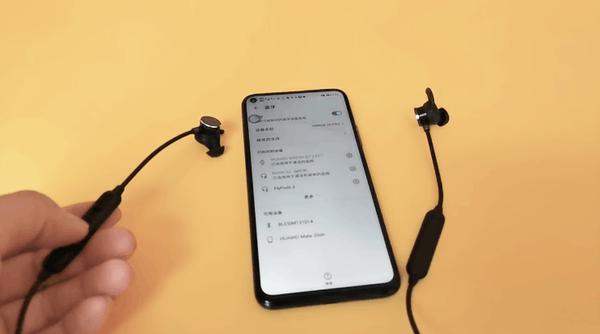耳机手游版是什么意思_手机游戏耳机7.1_耳机游戏